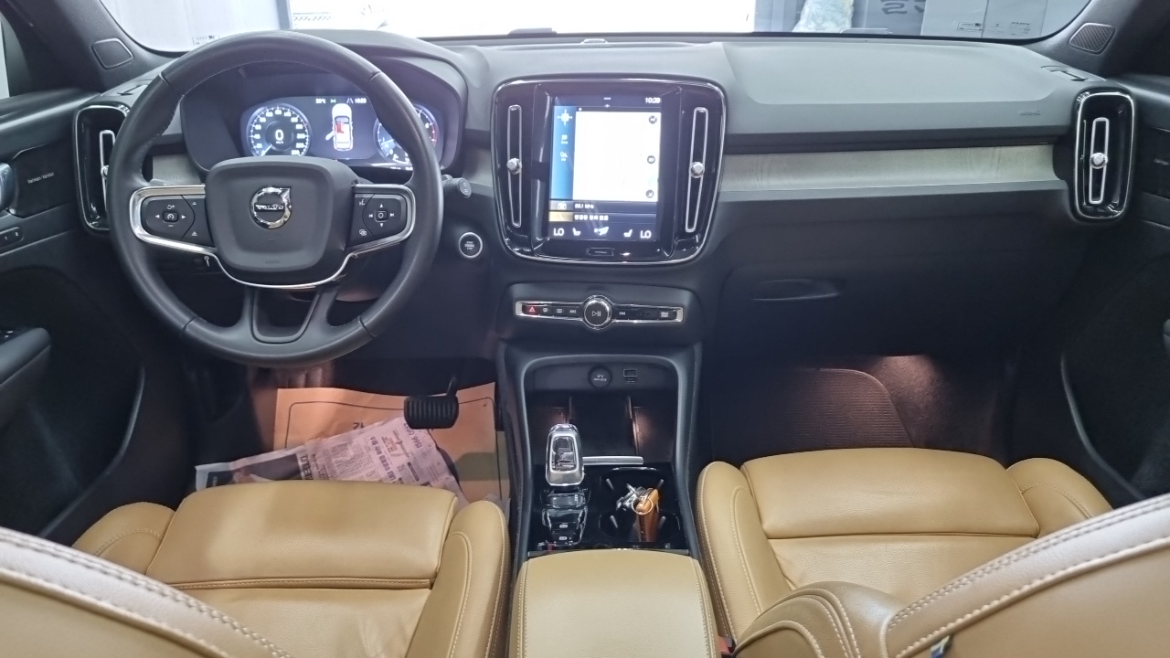 Volvo XC40 2021 — миниатюра 7
