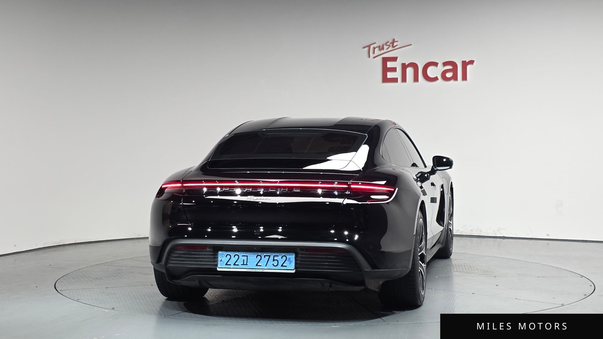 Porsche Taycan 2022 — миниатюра 4