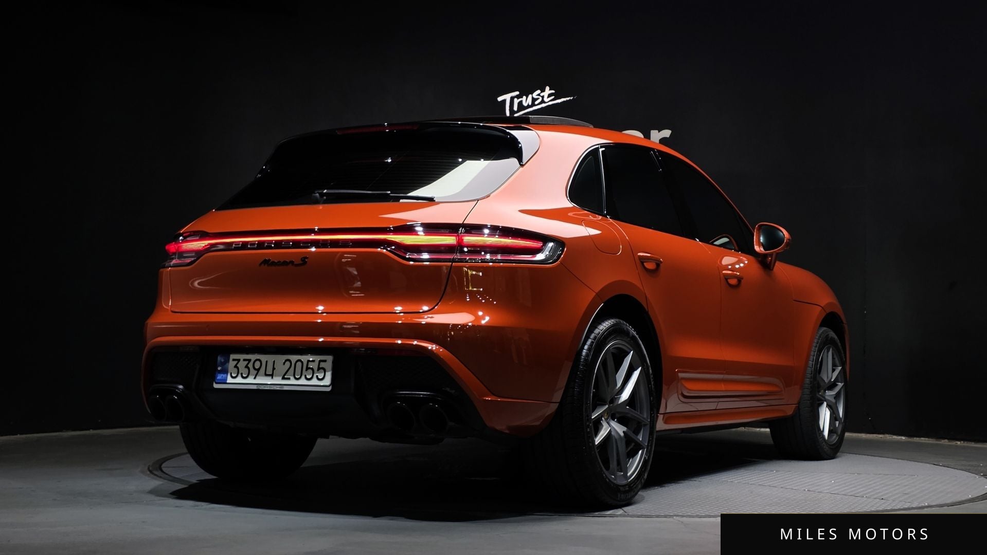 Porsche Macan 2022 — миниатюра 2
