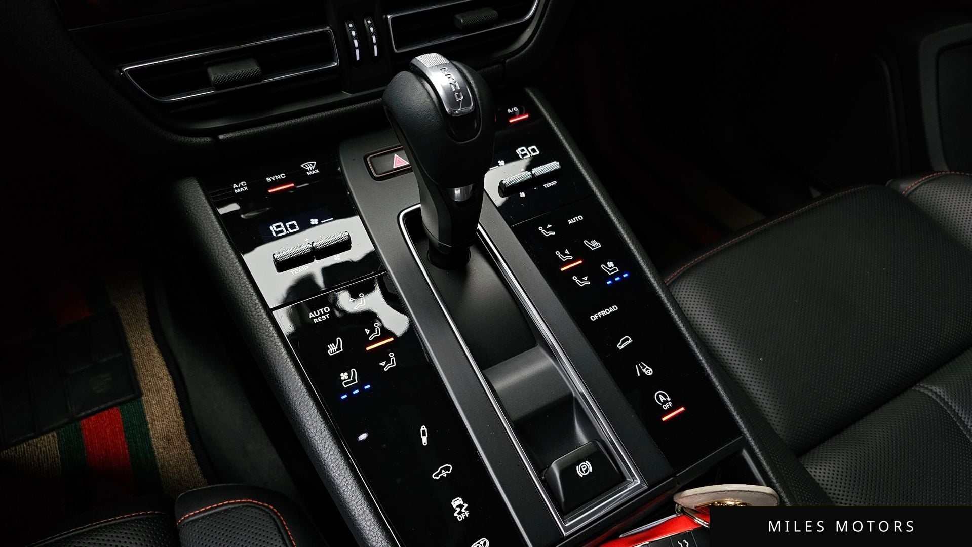 Porsche Macan 2022 — миниатюра 12