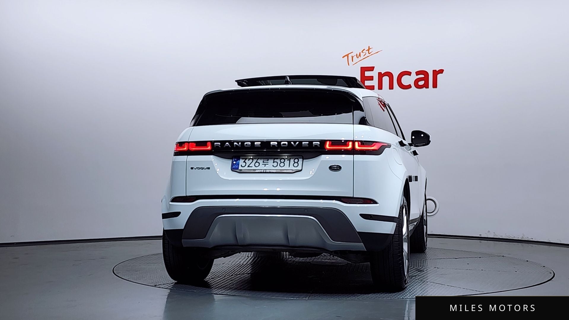 Land Rover Range Rover Evoque 2023 — миниатюра 4