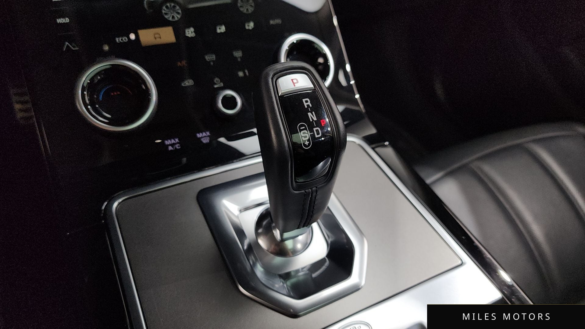 Land Rover Range Rover Evoque 2023 — миниатюра 12