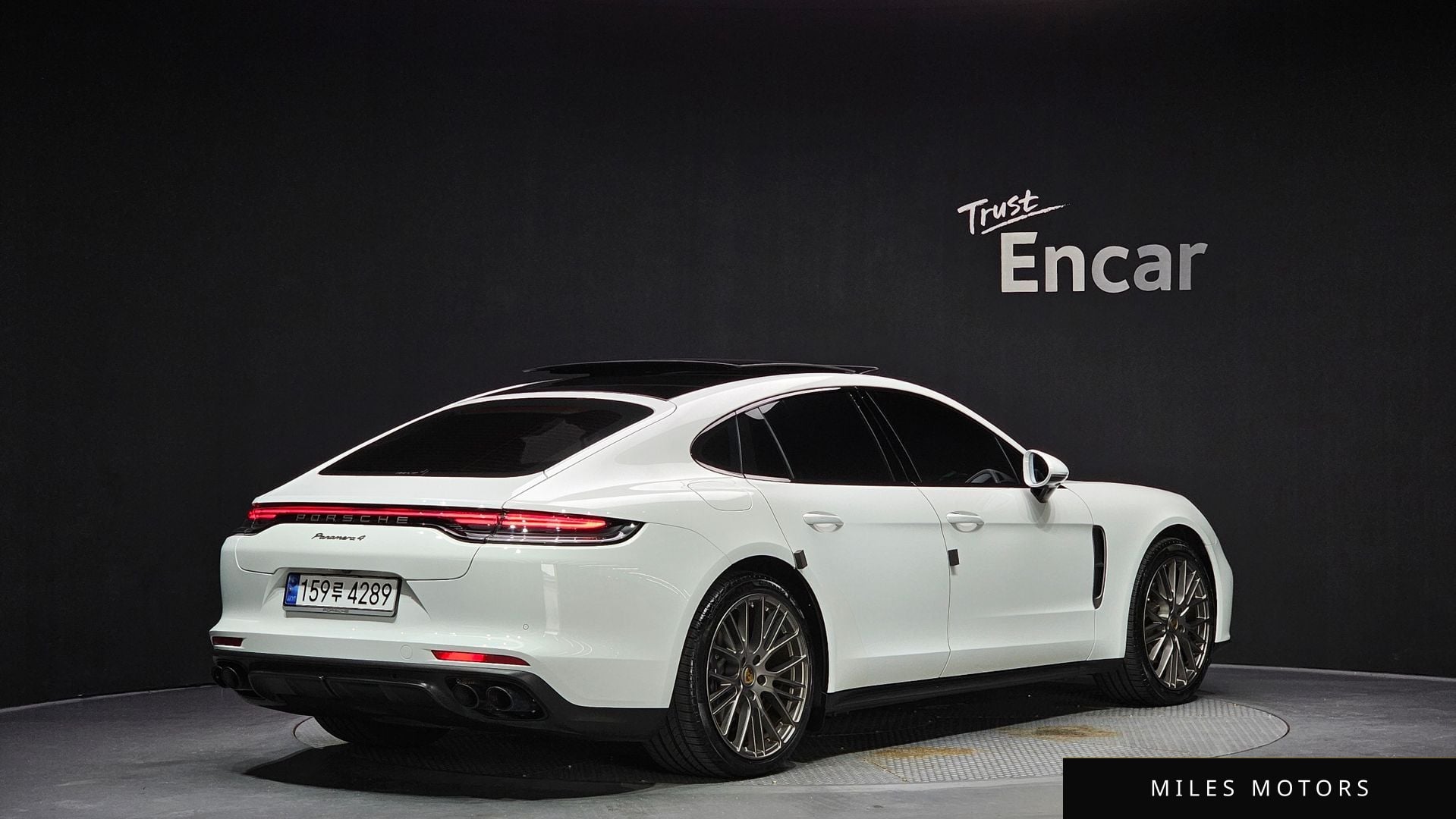 Porsche Panamera 2023 — миниатюра 2