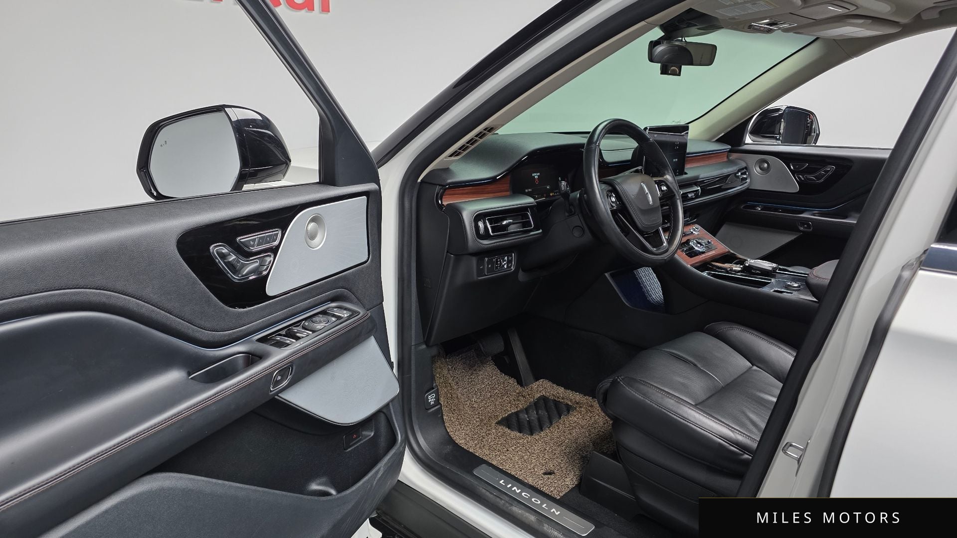 Lincoln Aviator 2022 — миниатюра 12