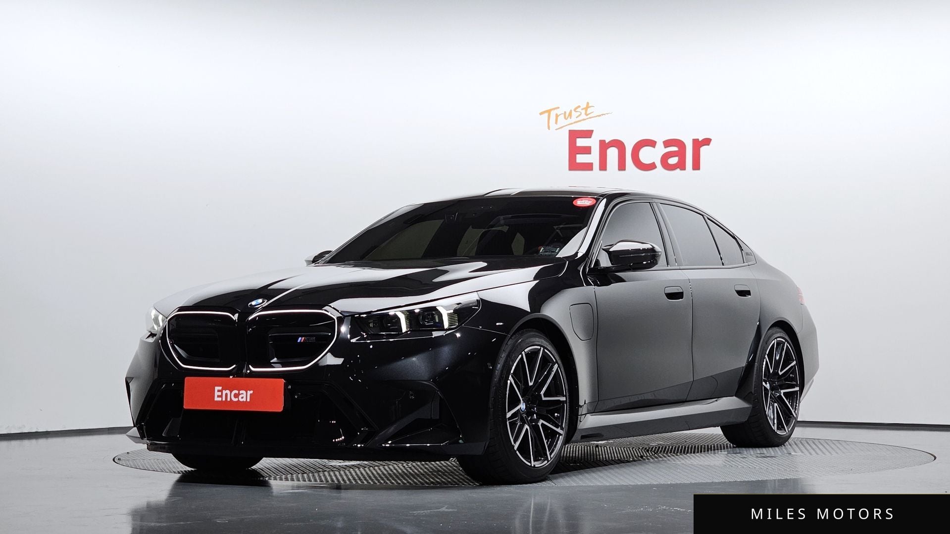 BMW M5 (G90) 2025 — фото 1 из 12