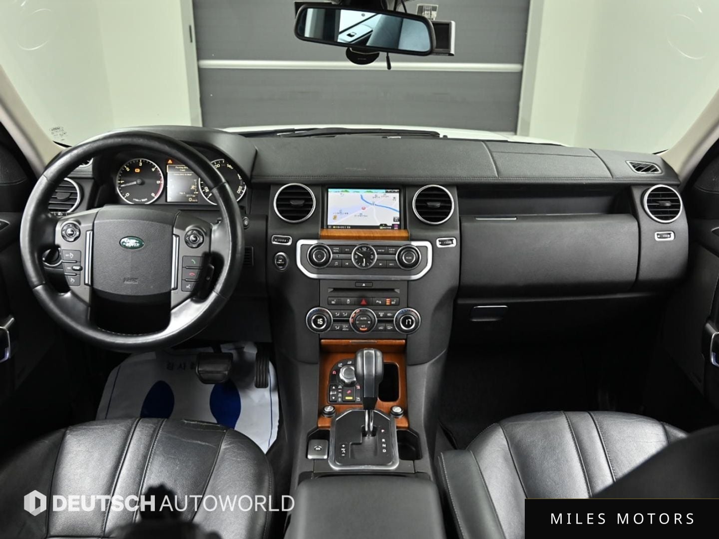 Land Rover Discovery 2011 — миниатюра 7
