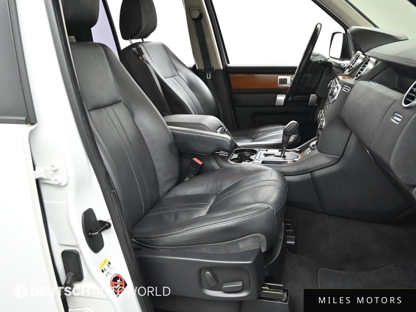 Land Rover Discovery 2011 — миниатюра 10