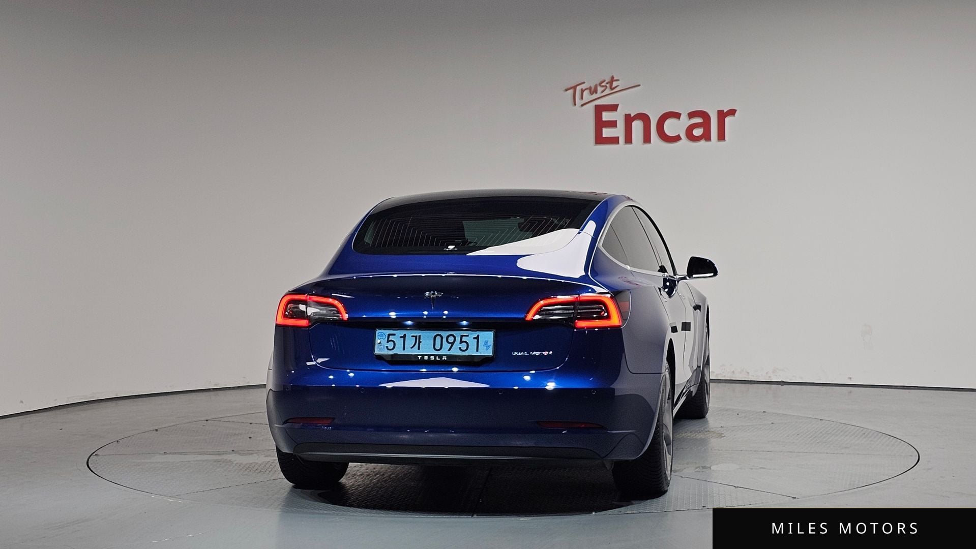 Tesla Model 3 2020 — миниатюра 3