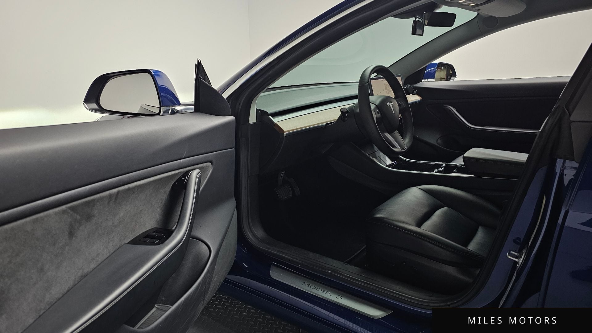 Tesla Model 3 2020 — миниатюра 12