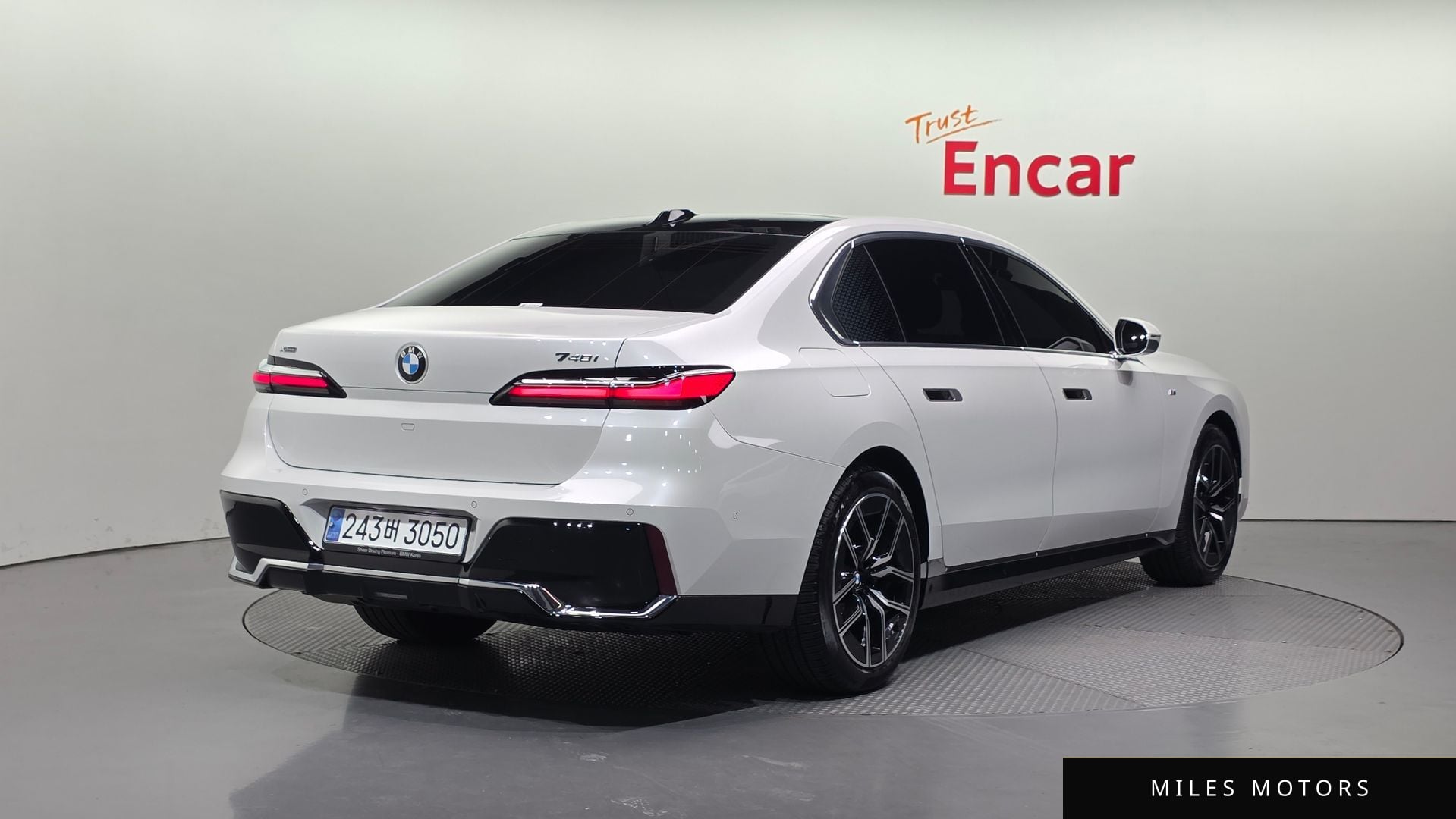 BMW 7 Series (G70) 2024 — миниатюра 2