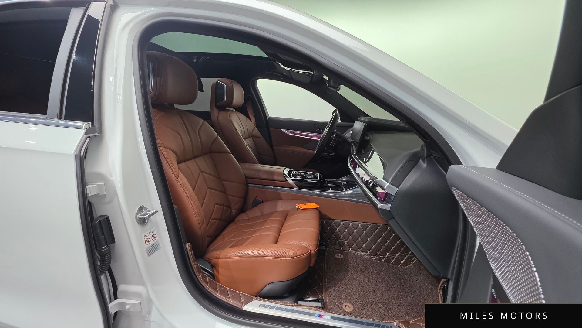BMW 7 Series (G70) 2024 — миниатюра 10