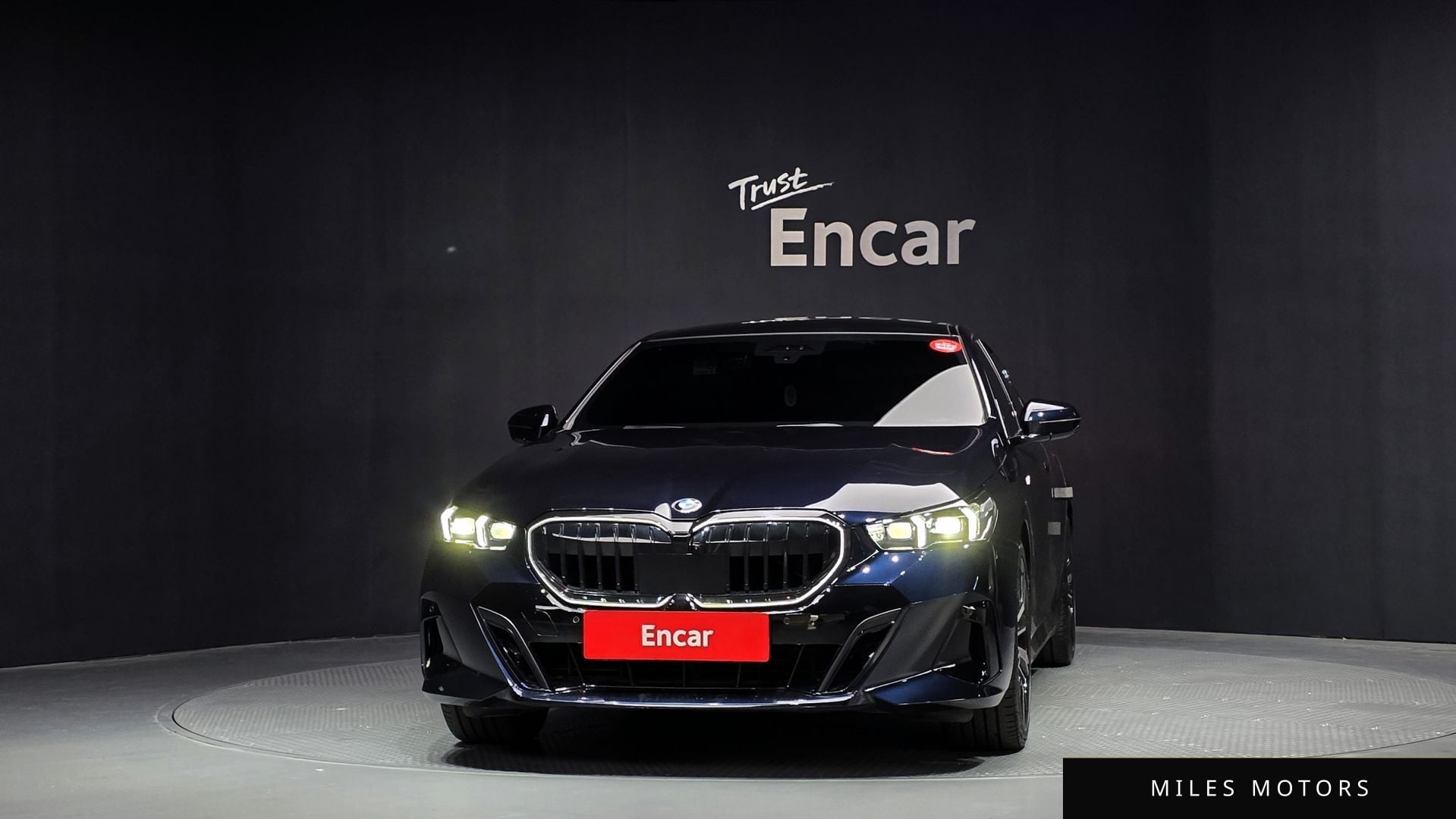 BMW 5 Series (G60) 2025 — миниатюра 3