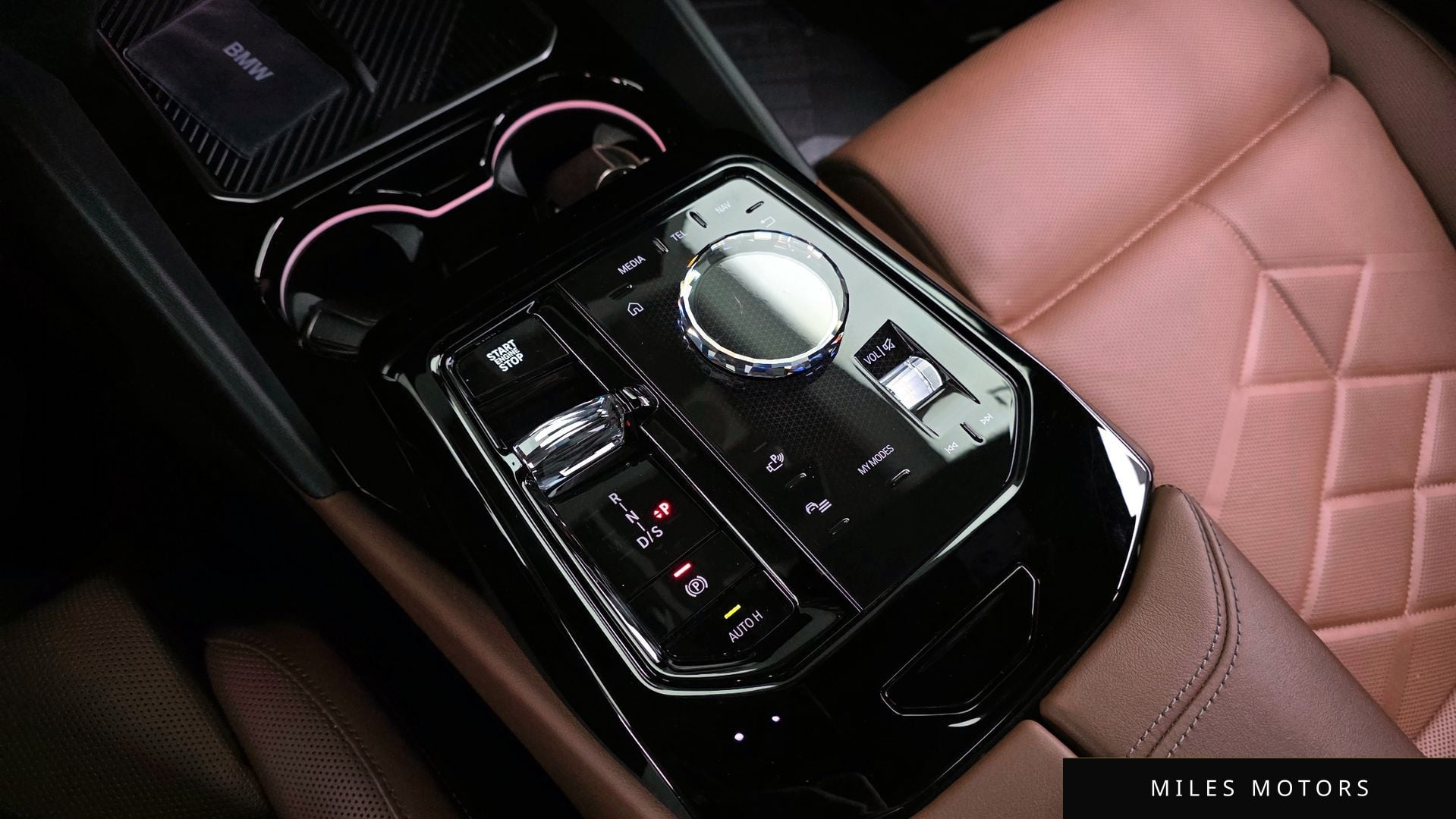 BMW 5 Series (G60) 2025 — миниатюра 12