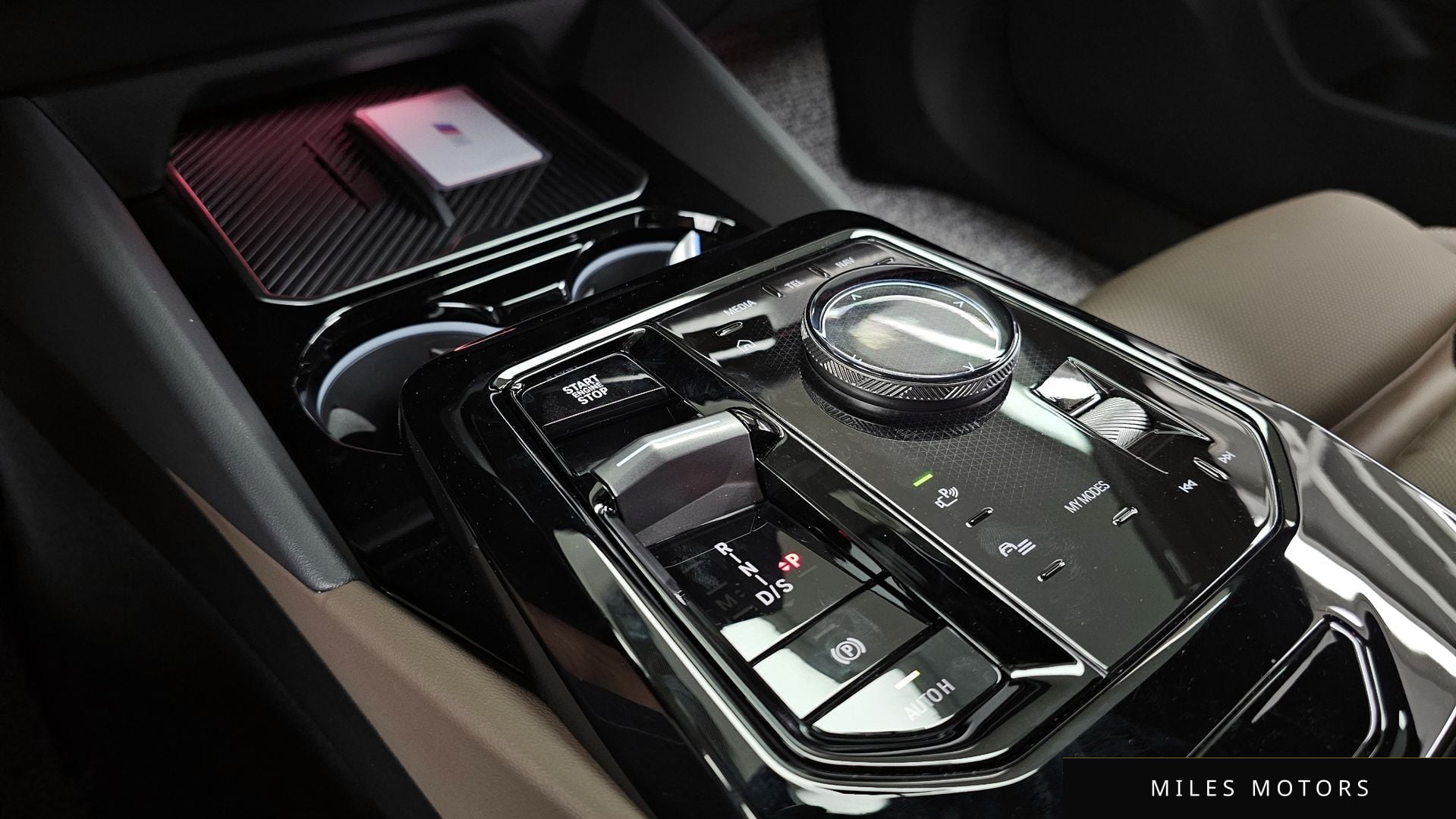 BMW 5 Series (G60) 2024 — миниатюра 12