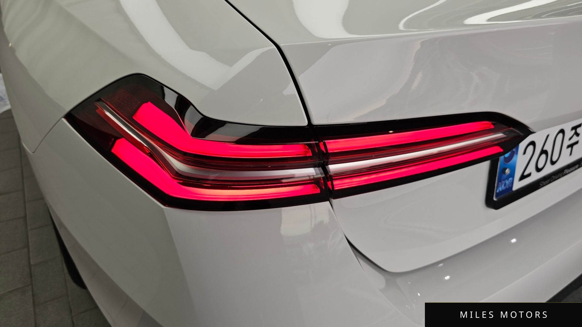 BMW 5 Series (G60) 2024 — миниатюра 9