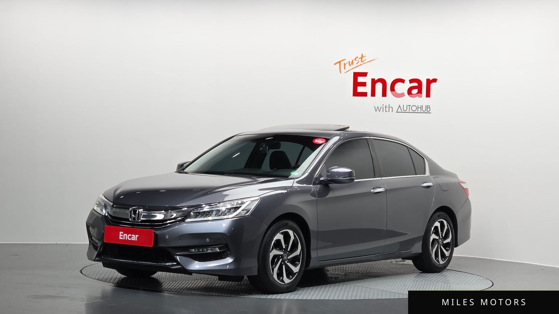 Honda Accord 2017 — фото 1 из 12