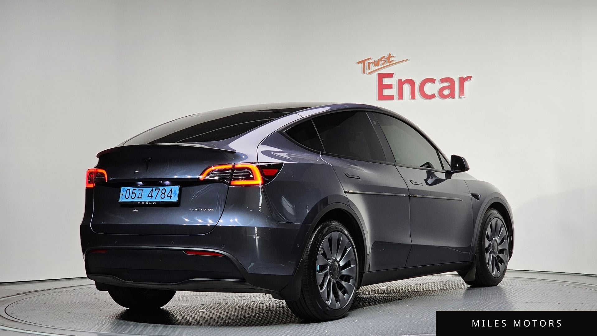 Tesla Model Y 2022 — миниатюра 2