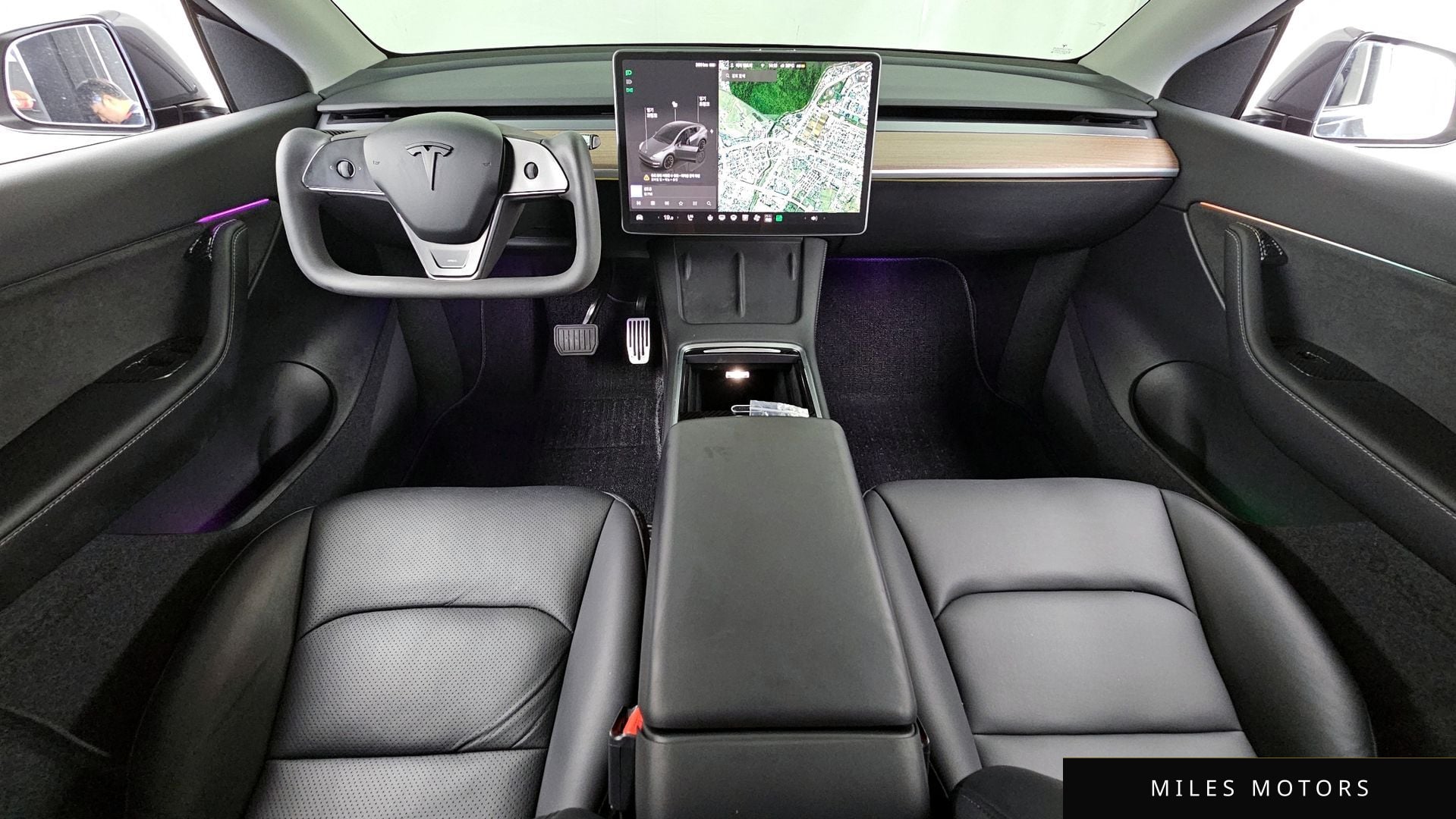 Tesla Model Y 2022 — миниатюра 10