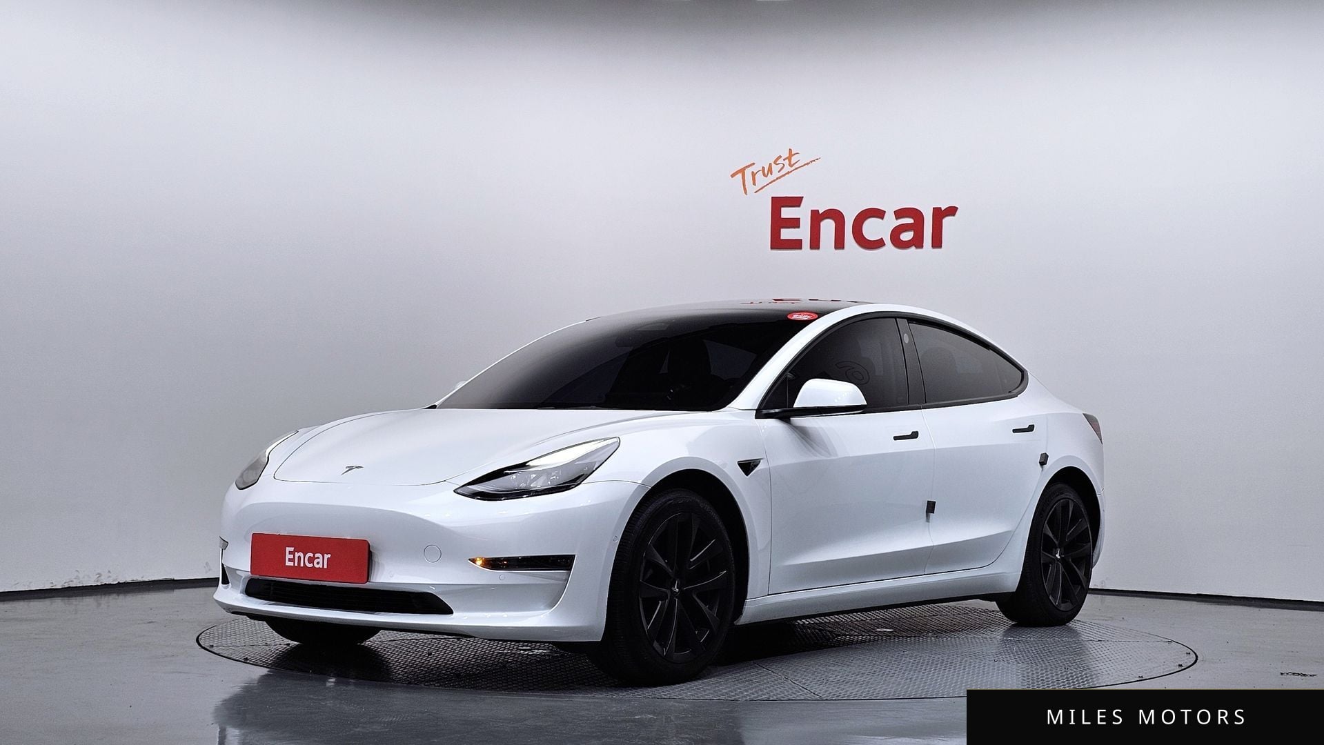 Tesla Model 3 2022 — фото 1 из 12