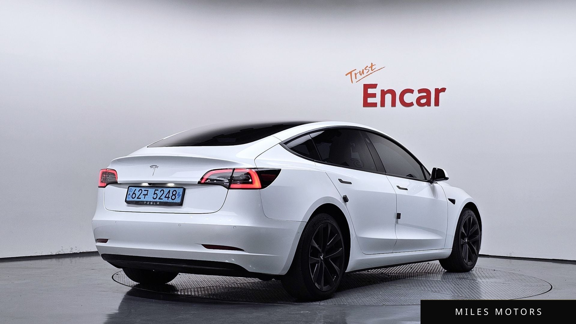 Tesla Model 3 2022 — миниатюра 2