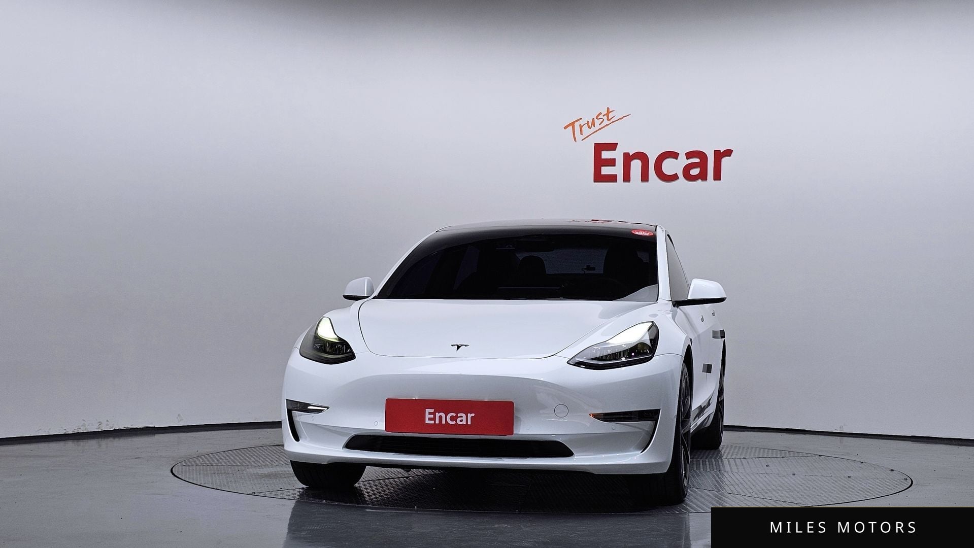 Tesla Model 3 2022 — миниатюра 3