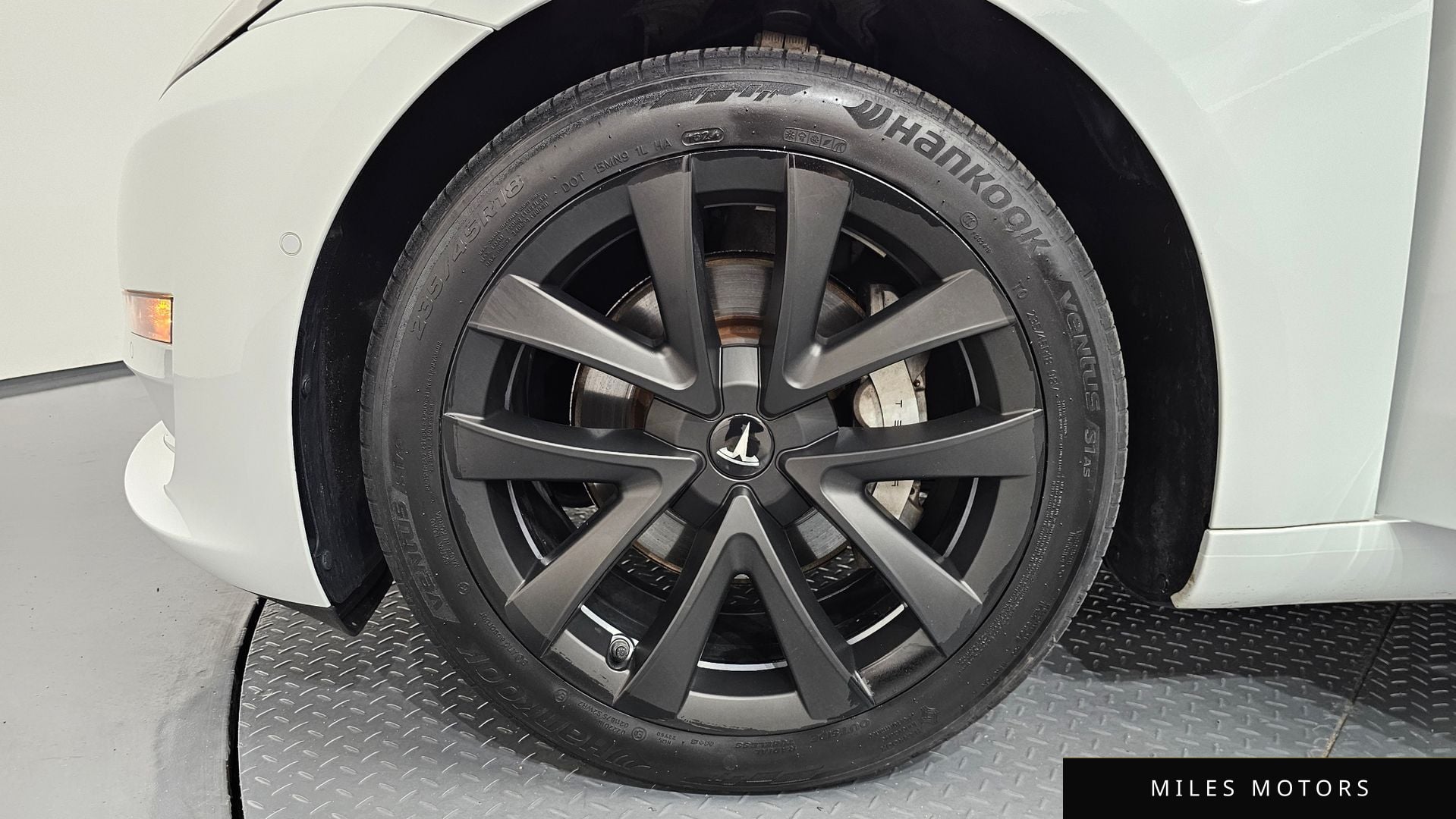 Tesla Model 3 2022 — миниатюра 5