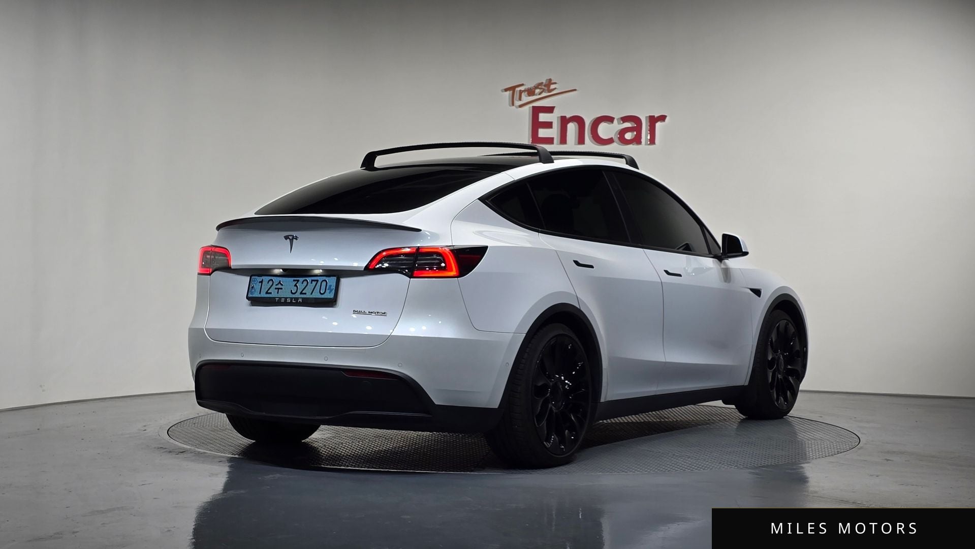 Tesla Model Y 2021 — миниатюра 2