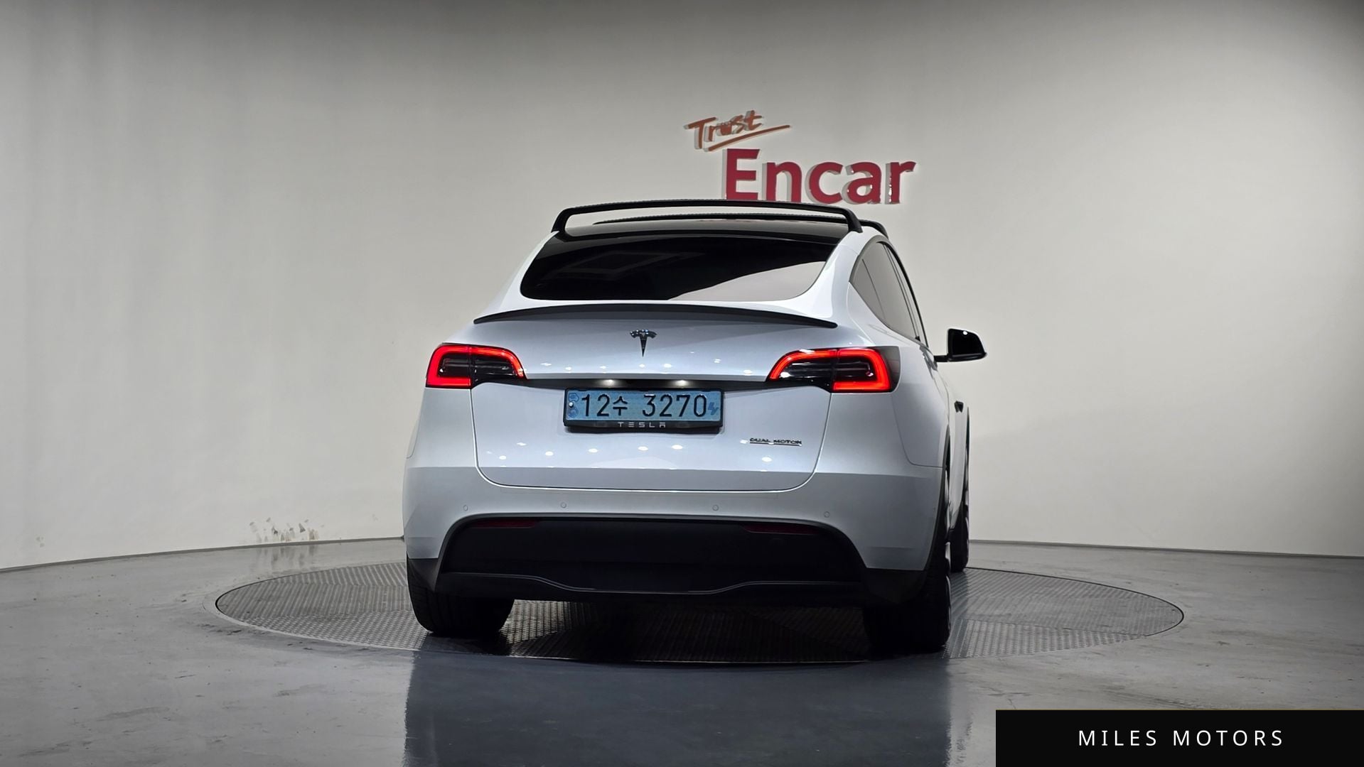 Tesla Model Y 2021 — миниатюра 4