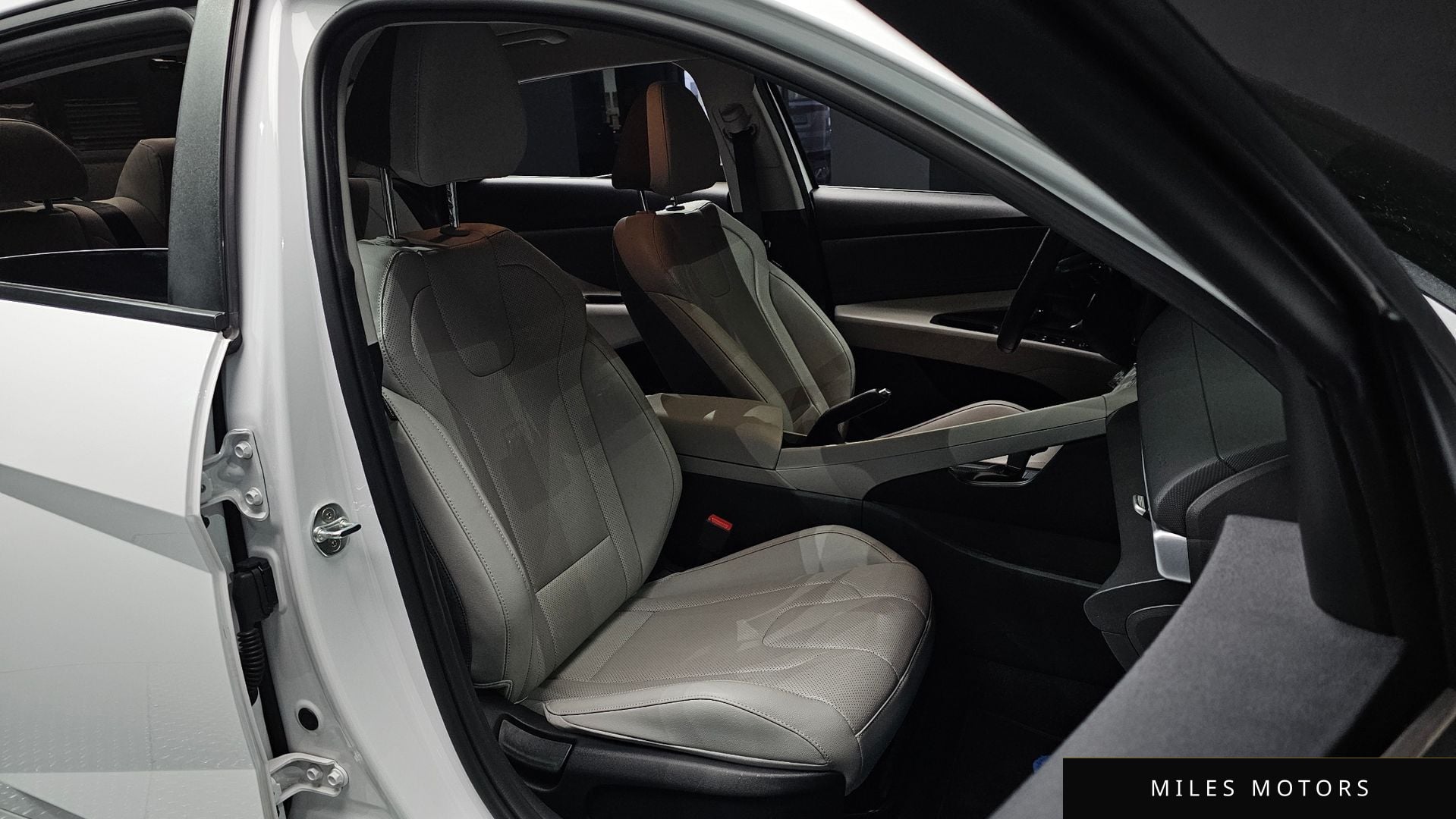 Hyundai AVANTE 2023 — миниатюра 11