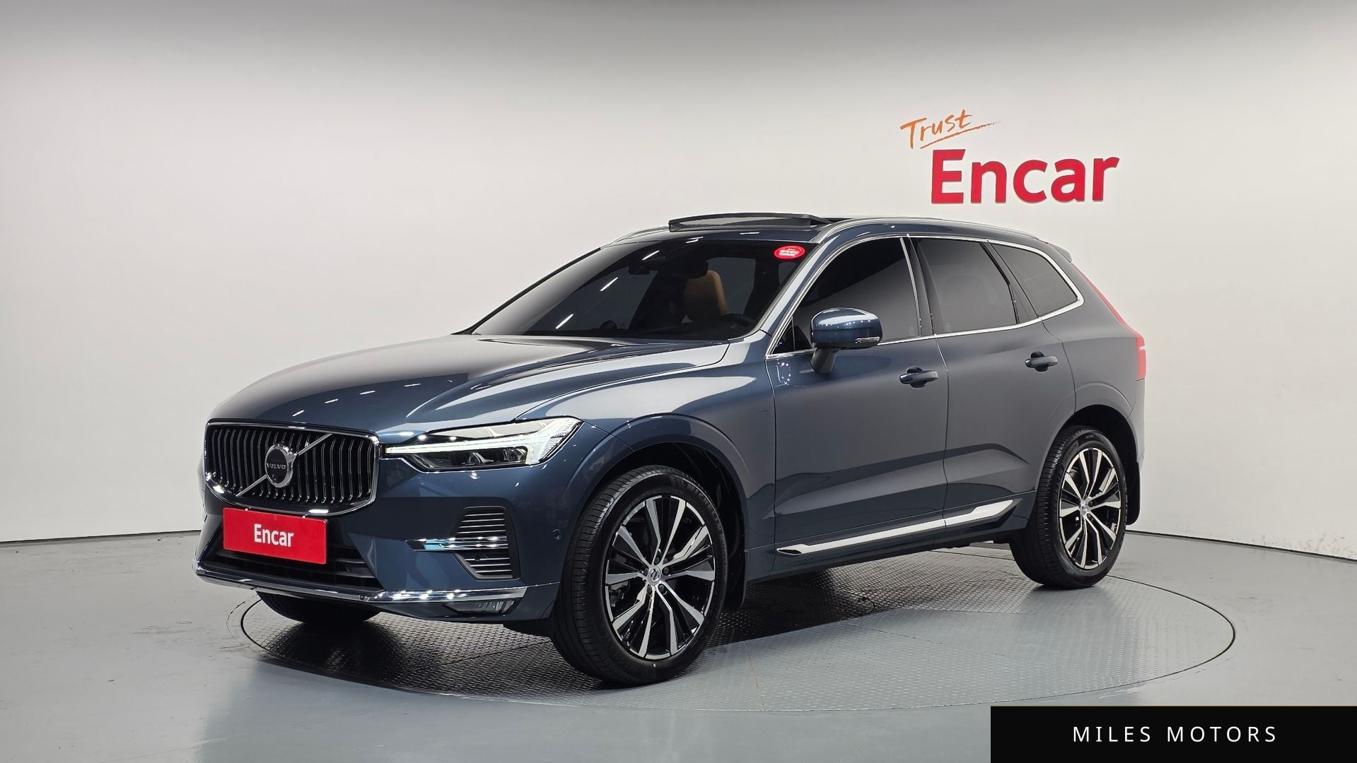 Volvo XC60 2024 — фото 1 из 12