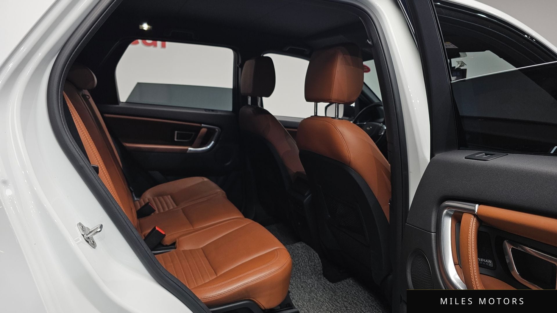 Land Rover Discovery Sport 2017 — миниатюра 11