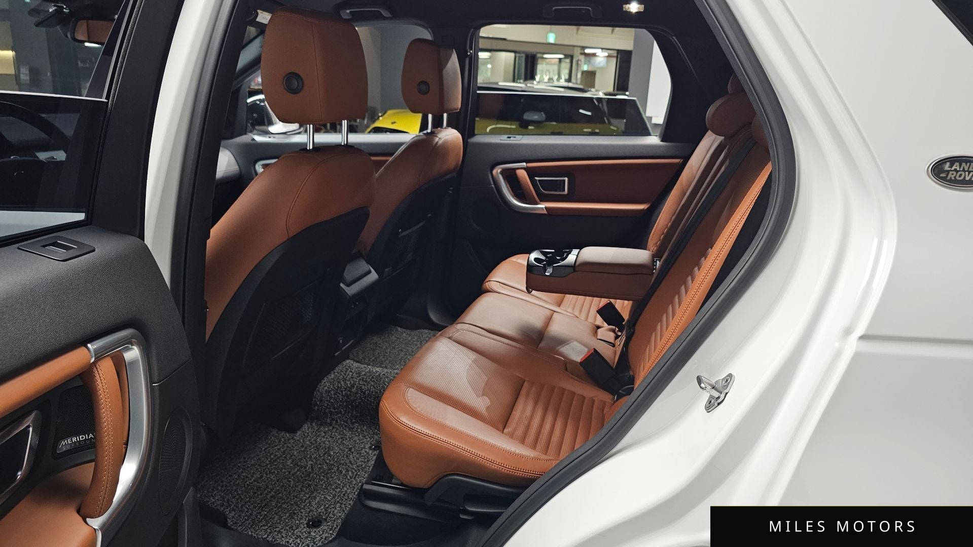 Land Rover Discovery Sport 2017 — миниатюра 12