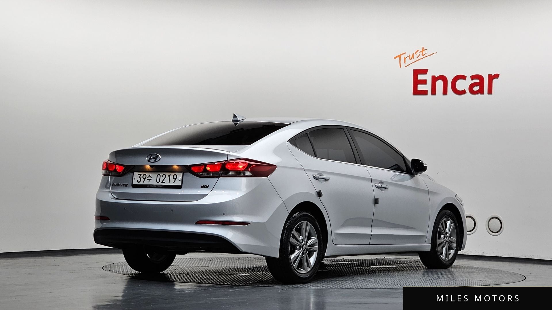 Hyundai AVANTE 2017 — фото 1 из 12