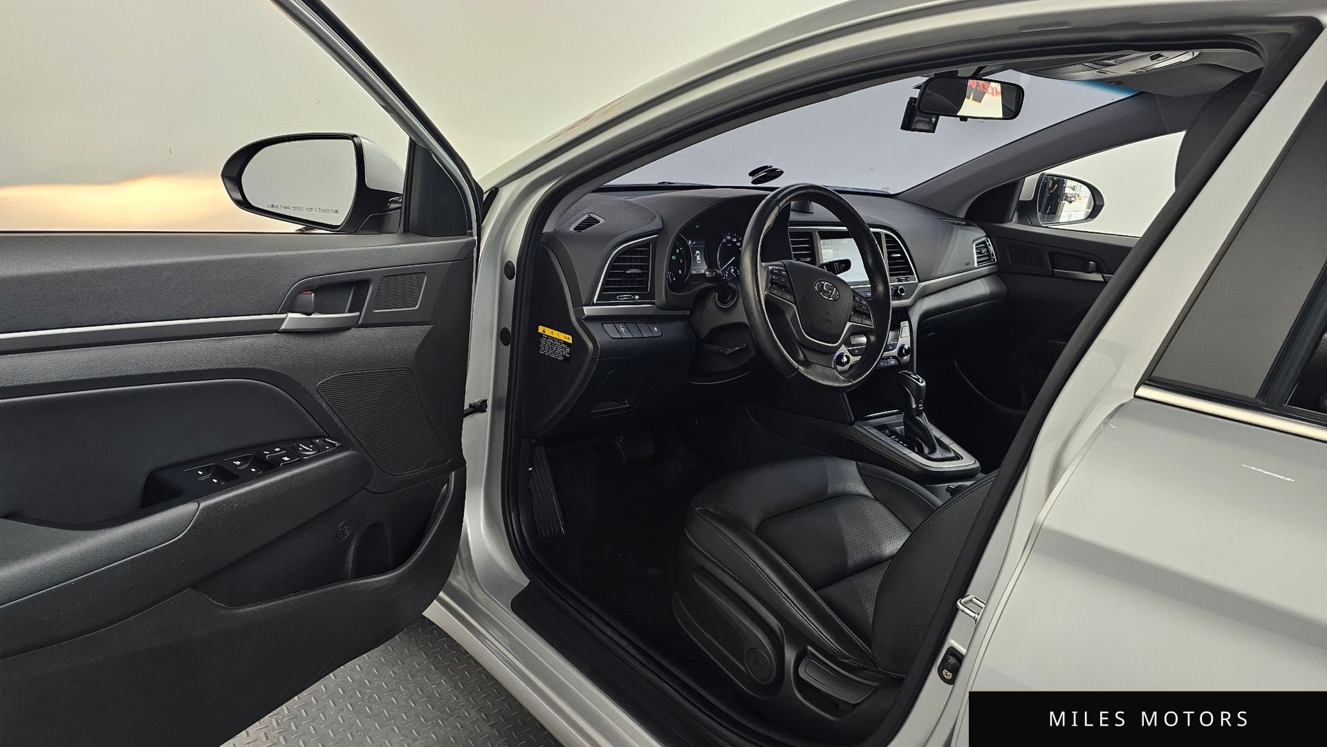 Hyundai AVANTE 2017 — миниатюра 12