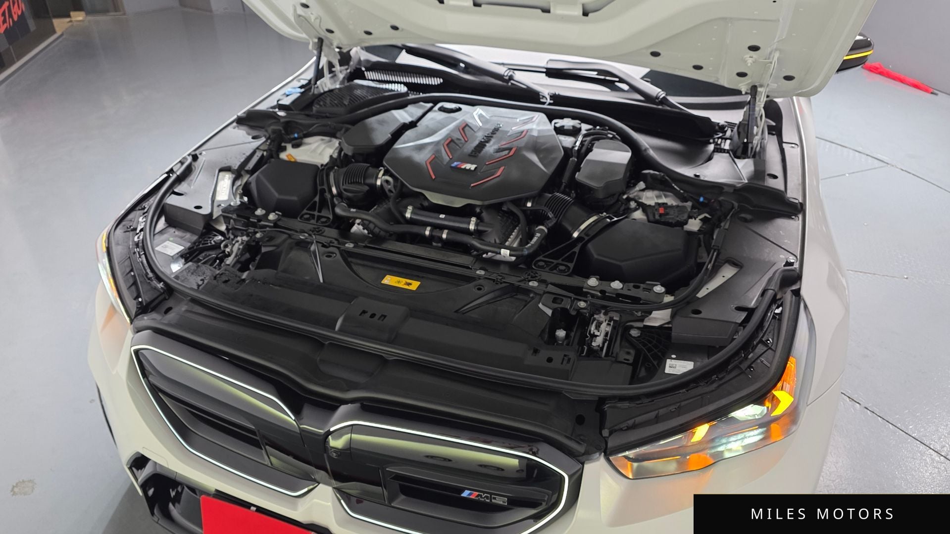 BMW M5 (G90) 2025 — миниатюра 5