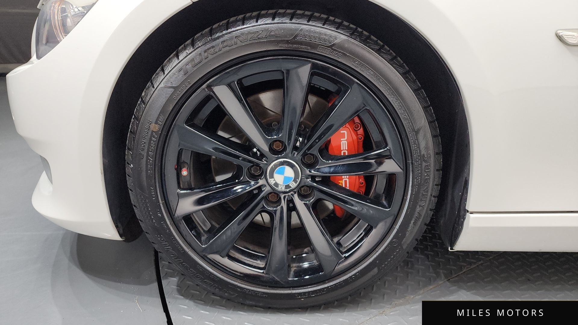 BMW 3 Series (E90) 2011 — миниатюра 5