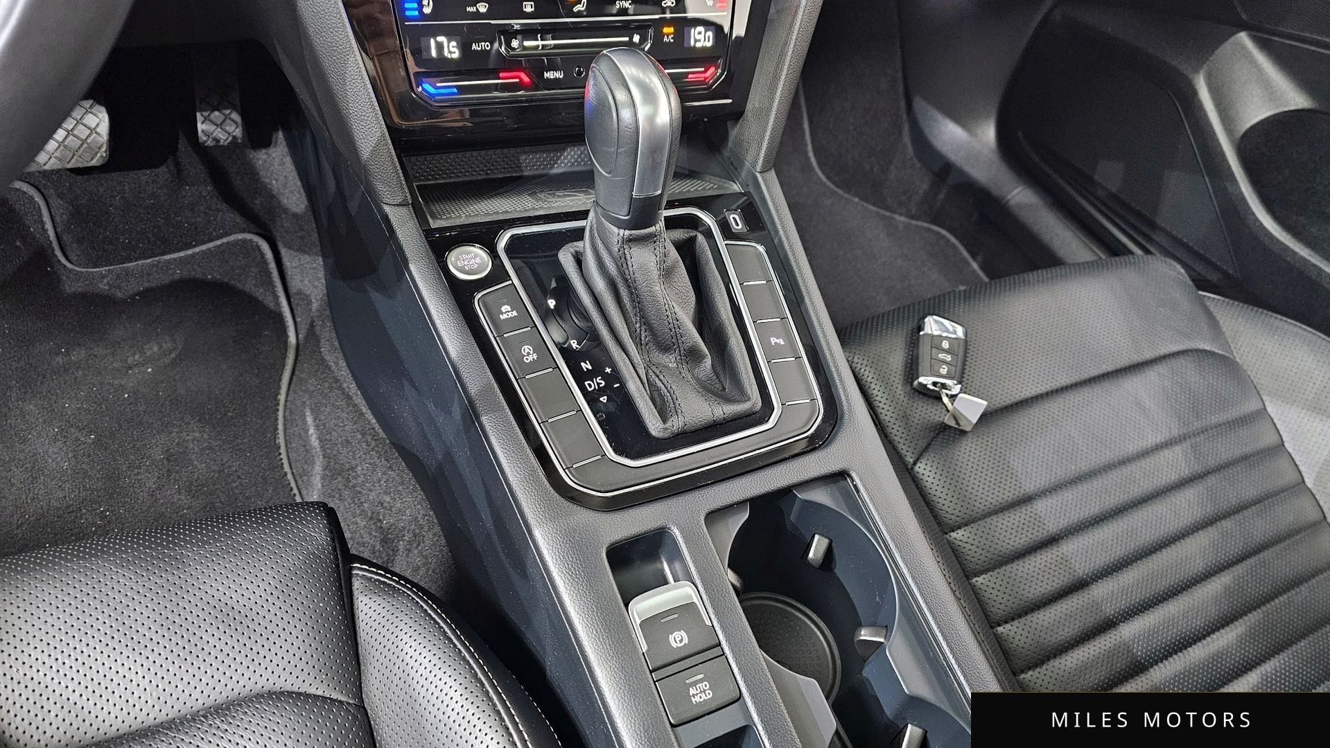 Volkswagen Passat 2022 — миниатюра 11