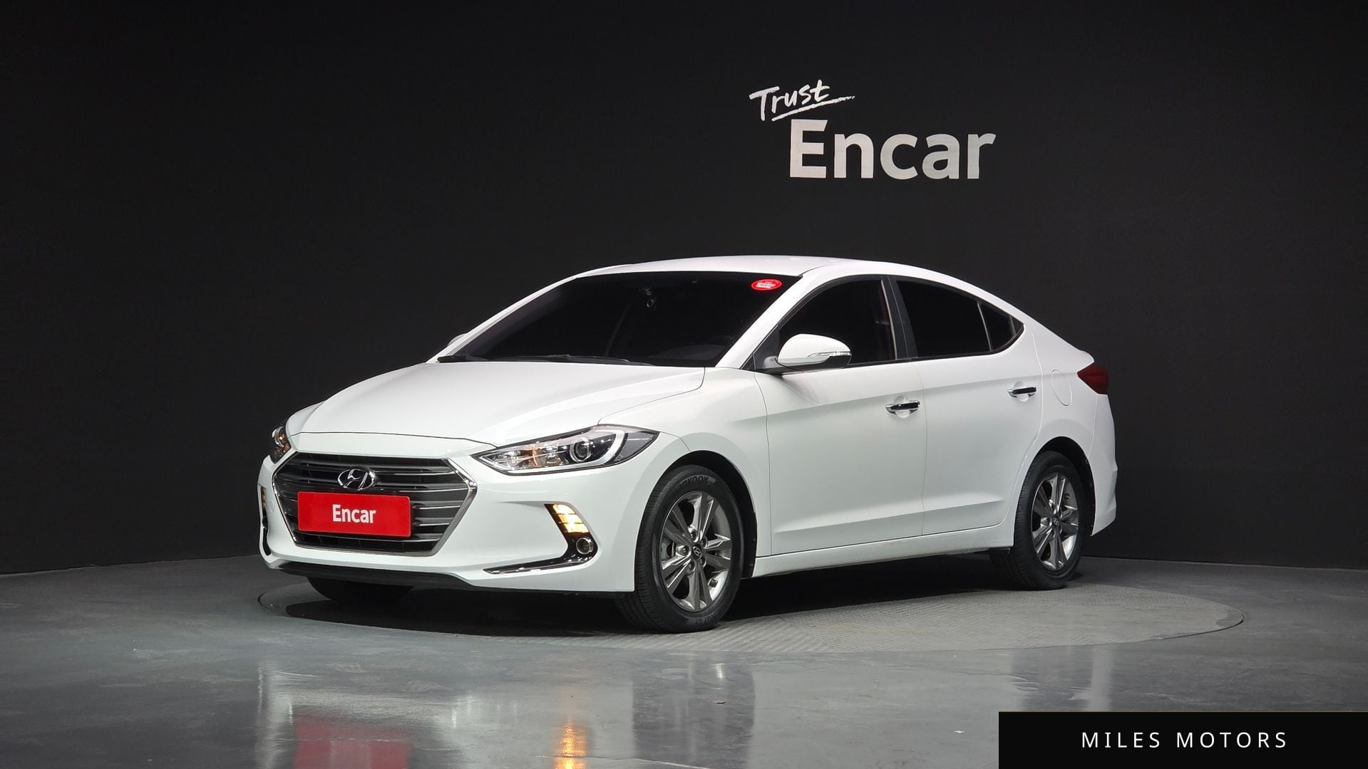 Hyundai AVANTE 2017 — фото 1 из 12