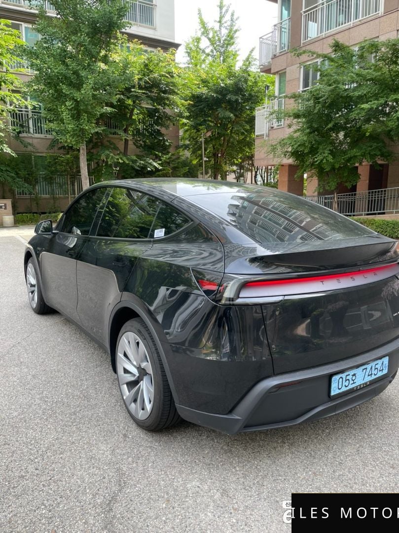 Tesla Model Y 2026 — миниатюра 7