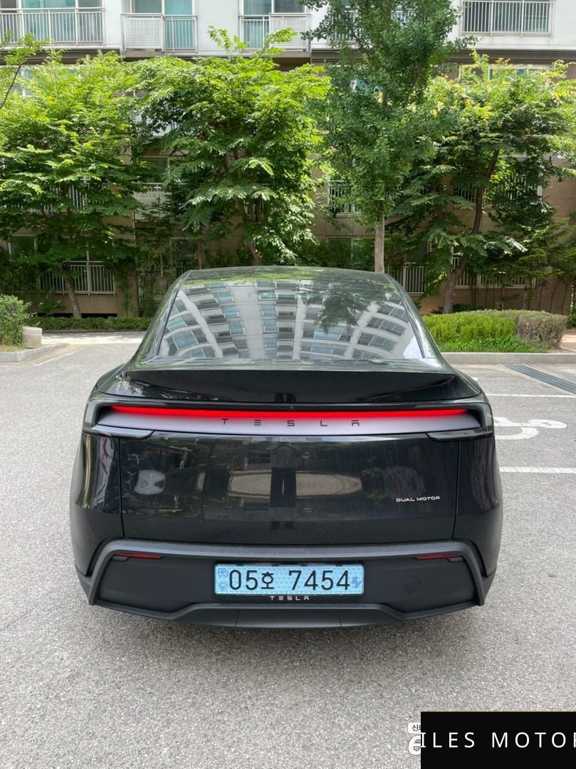 Tesla Model Y 2026 — миниатюра 8