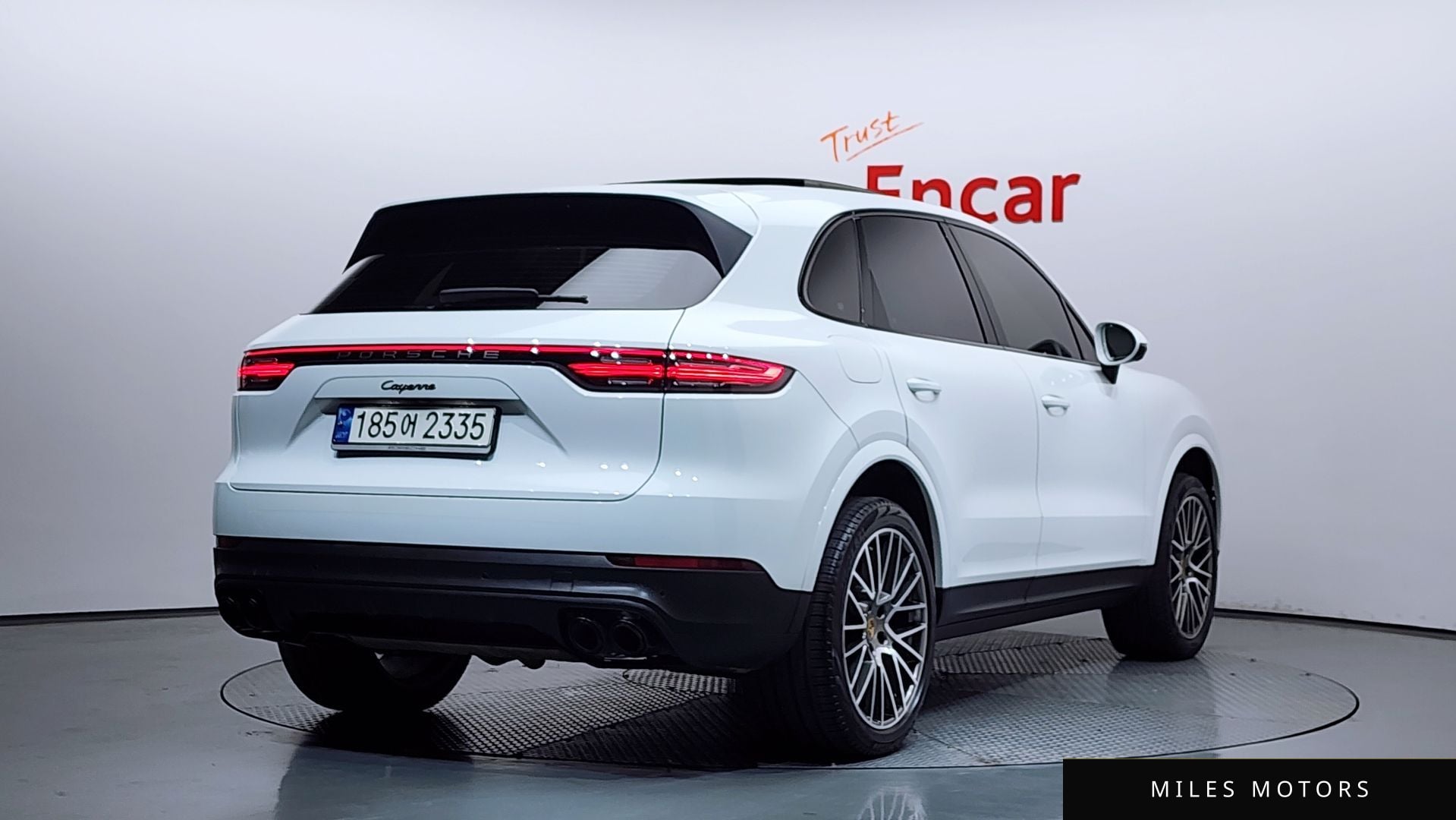 Porsche Cayenne 2023 — миниатюра 2