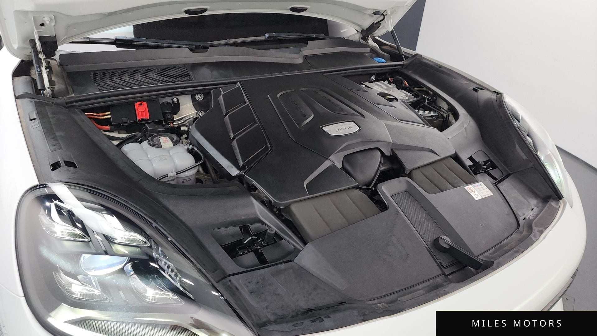 Porsche Cayenne 2023 — миниатюра 6