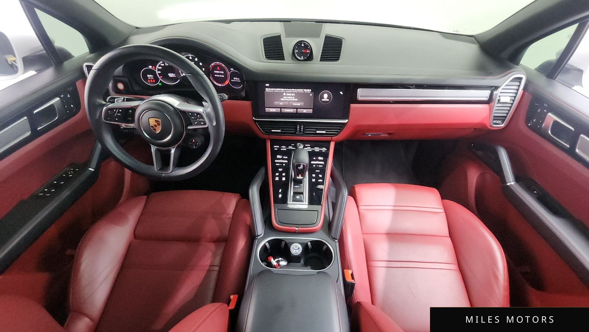 Porsche Cayenne 2023 — миниатюра 10