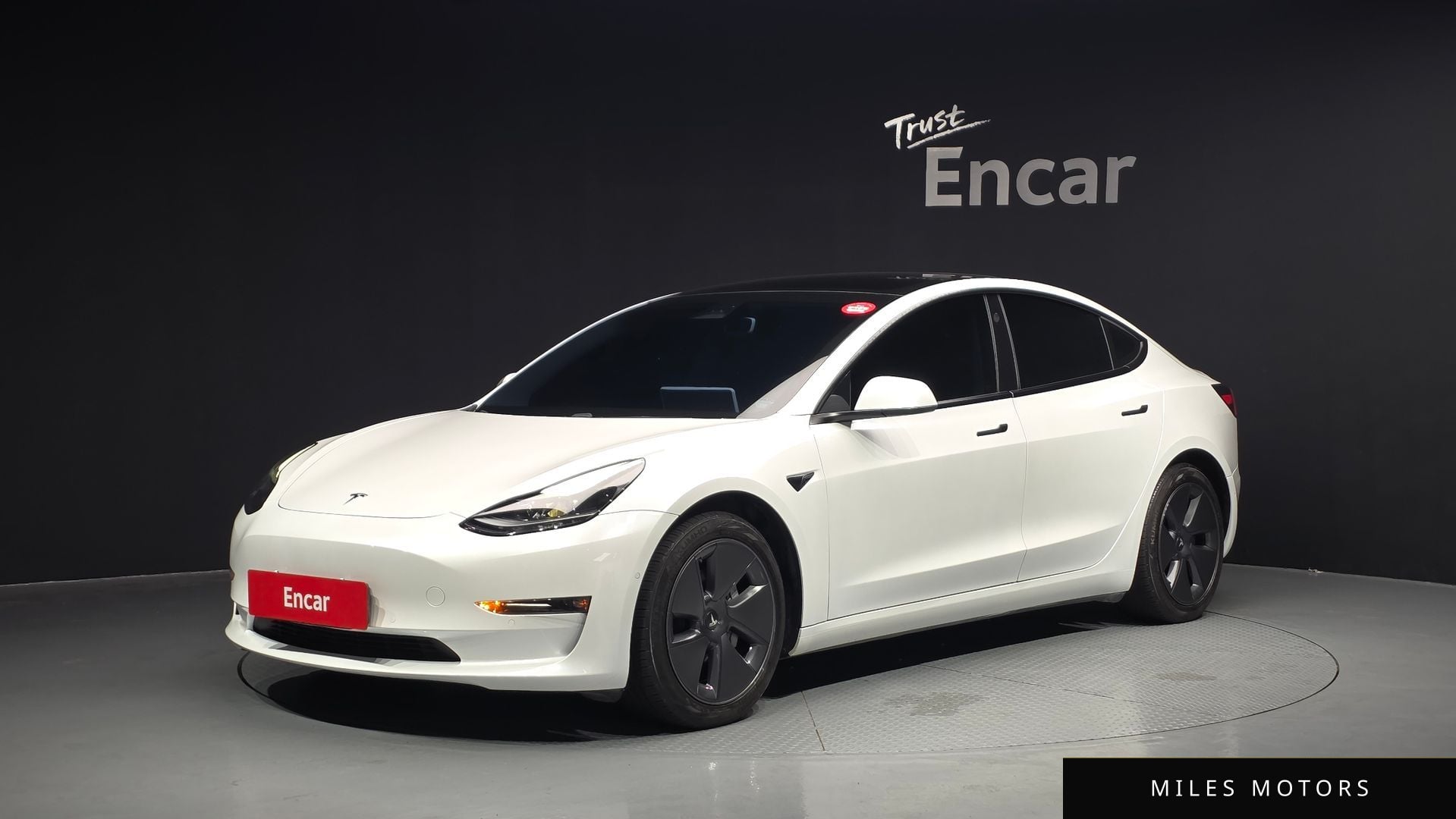 Tesla Model 3 2021 — фото 1 из 12