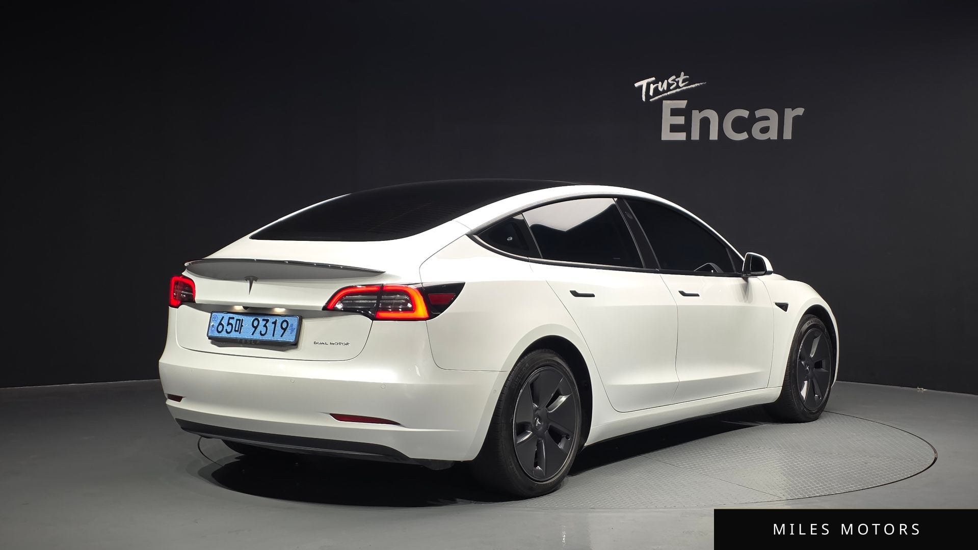 Tesla Model 3 2021 — миниатюра 2