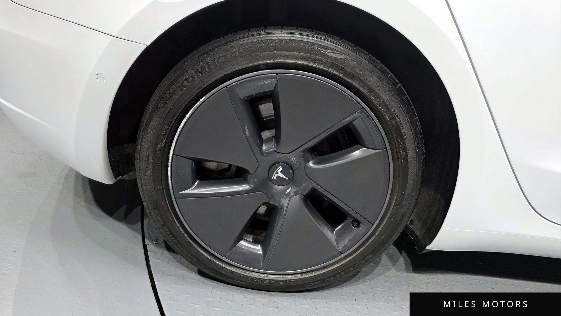 Tesla Model 3 2021 — миниатюра 5