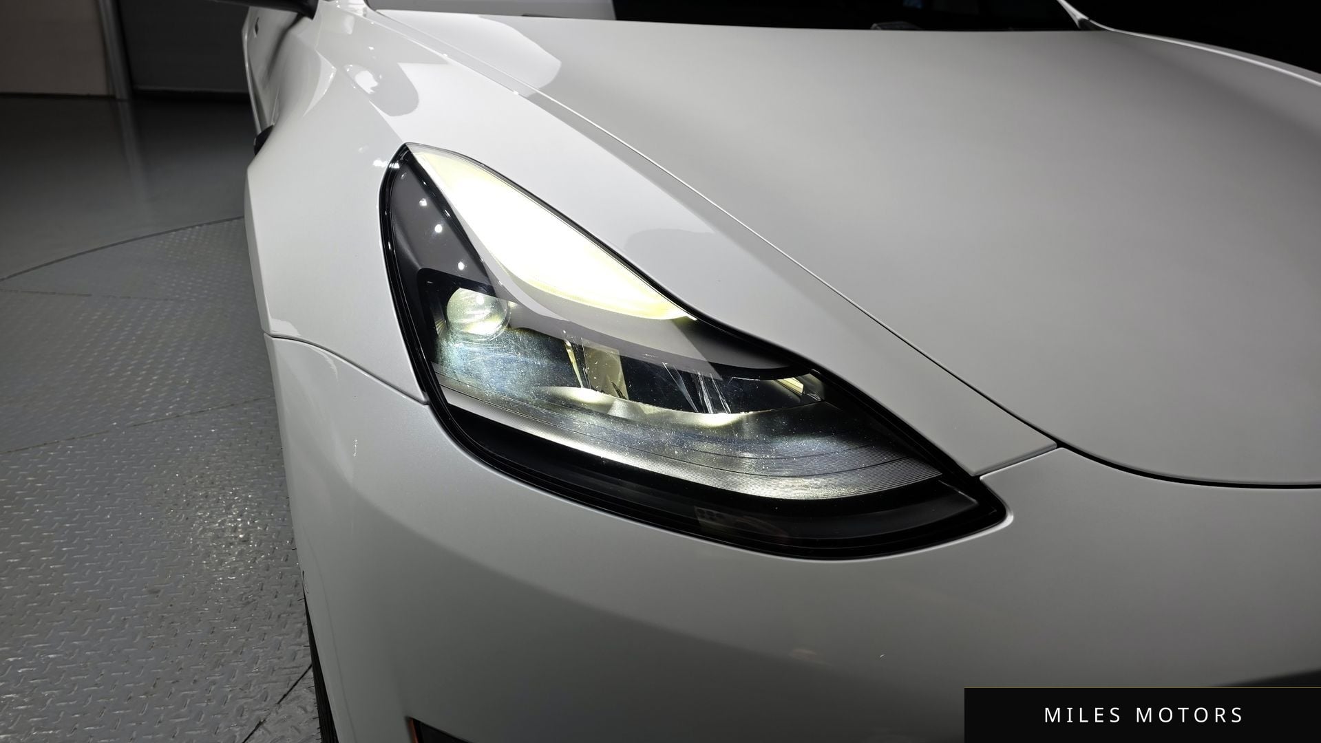 Tesla Model 3 2021 — миниатюра 8