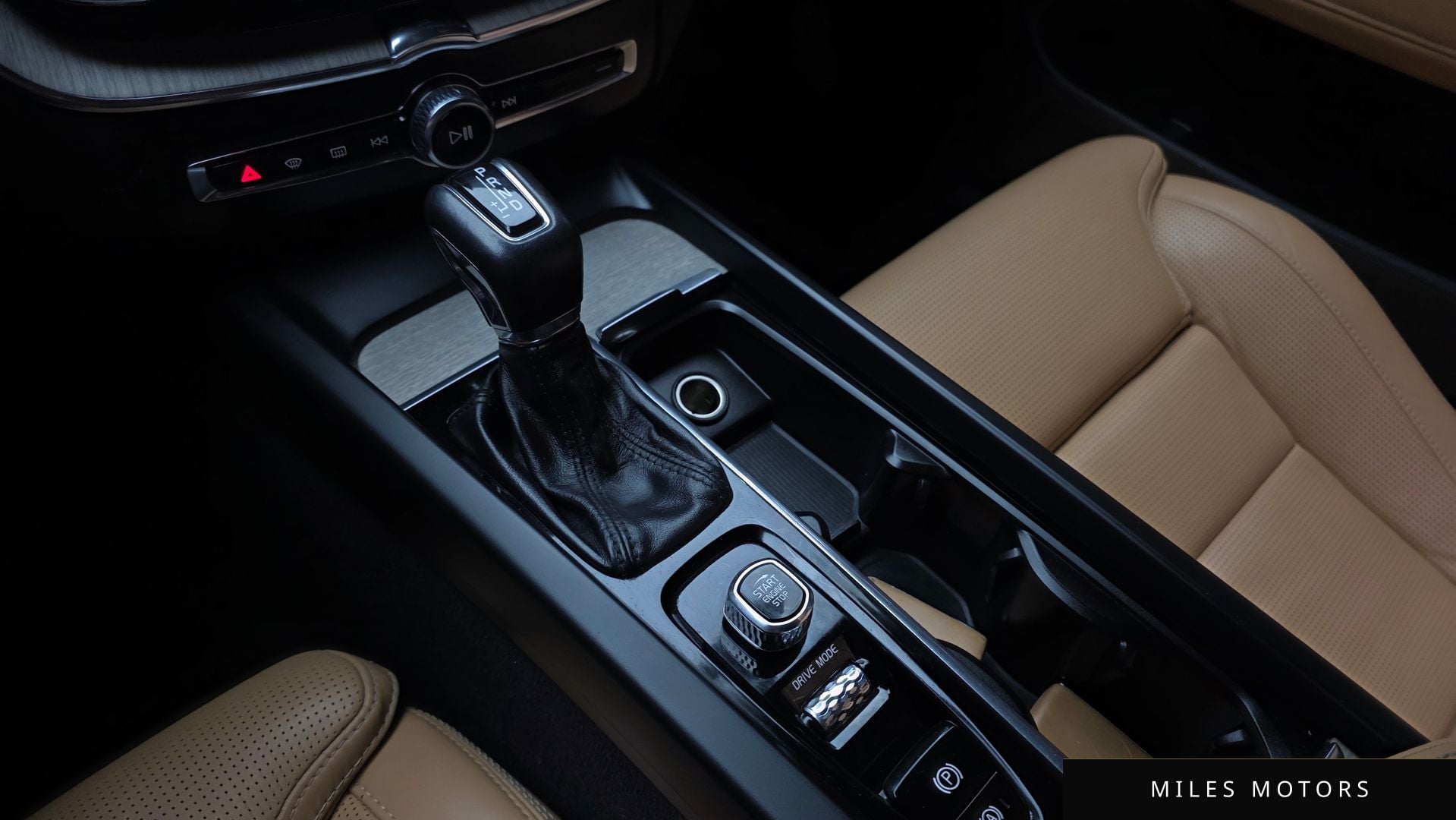 Volvo XC60 2019 — миниатюра 9