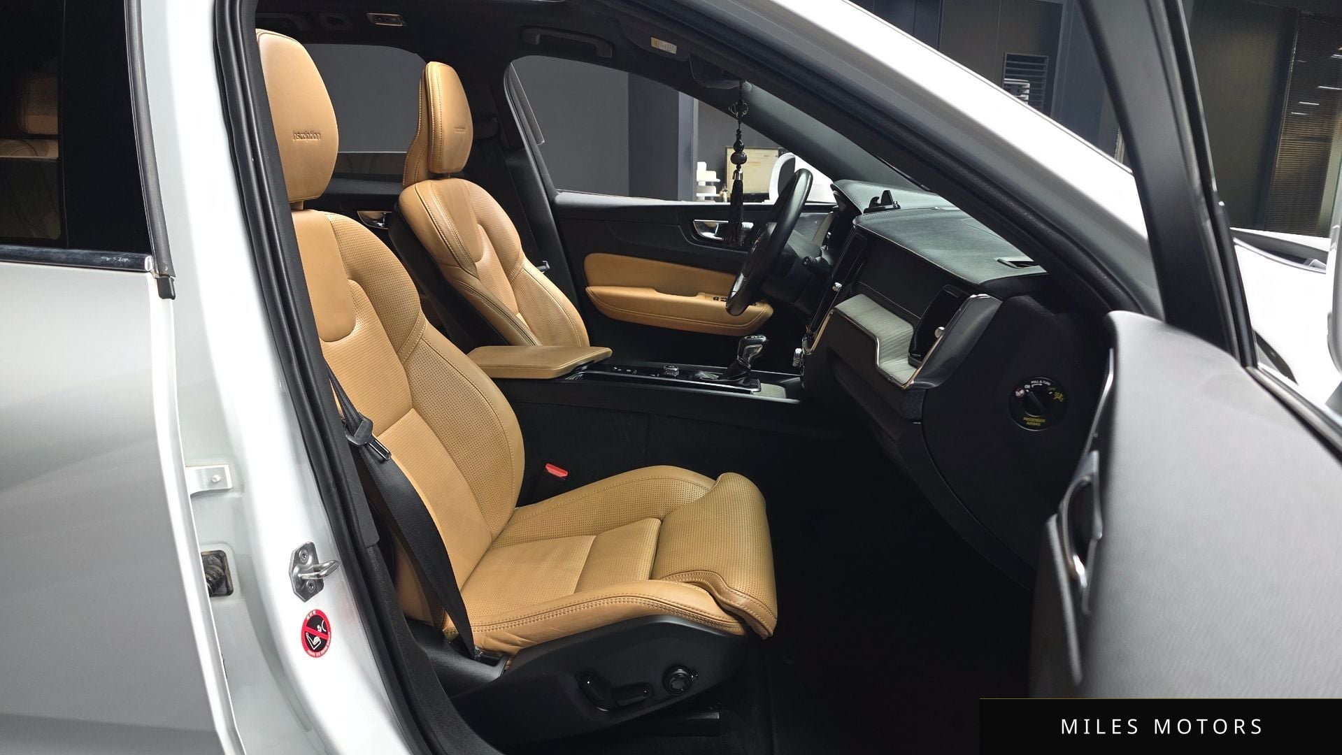 Volvo XC60 2019 — миниатюра 11