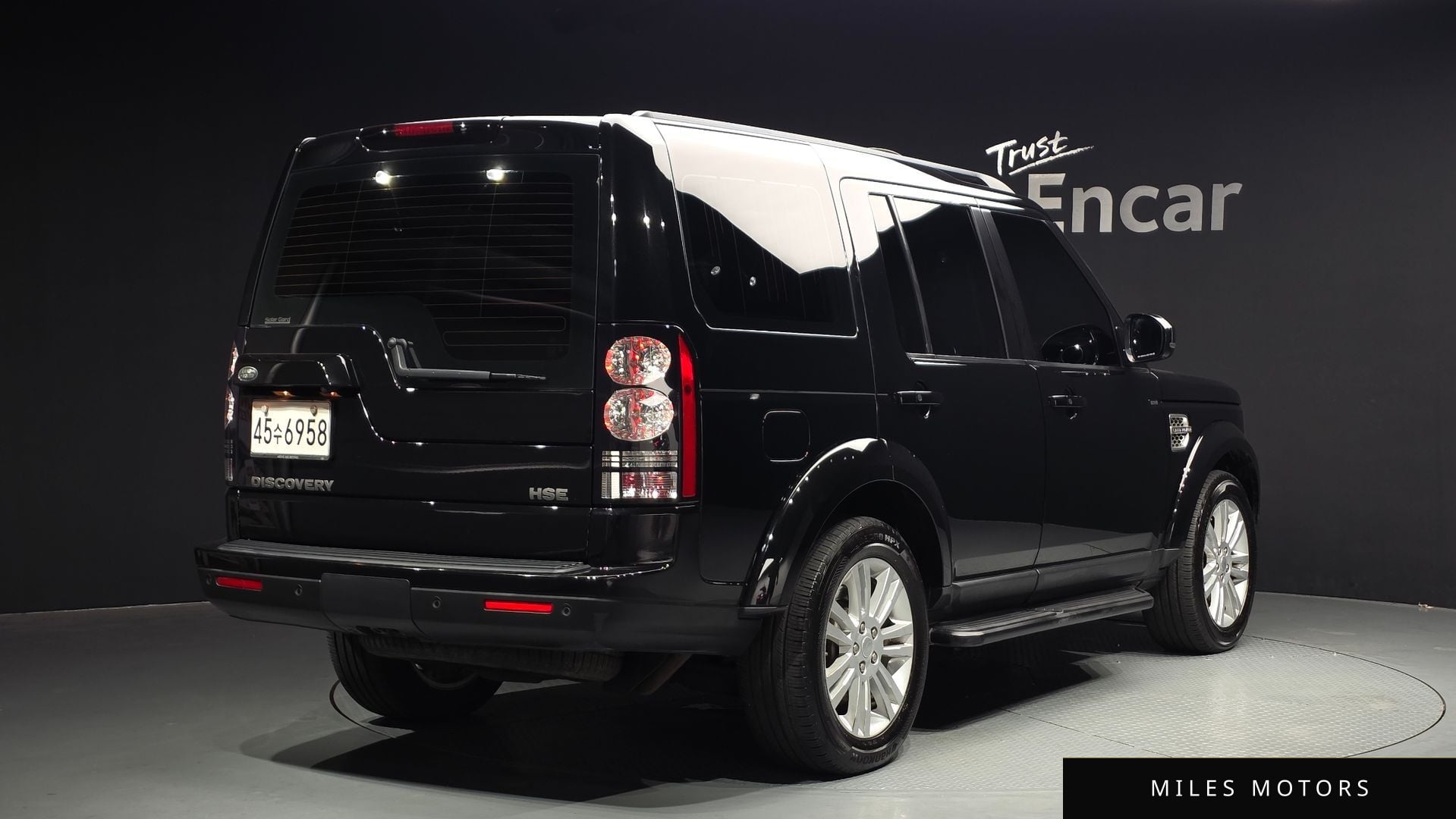 Land Rover Discovery 2015 — миниатюра 2